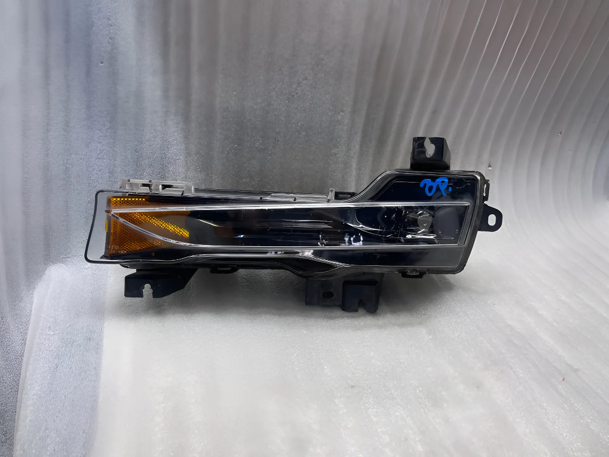 Tesla Model y 2021 - 2023 Faro Auxiliar Izquierdo Usado Original
