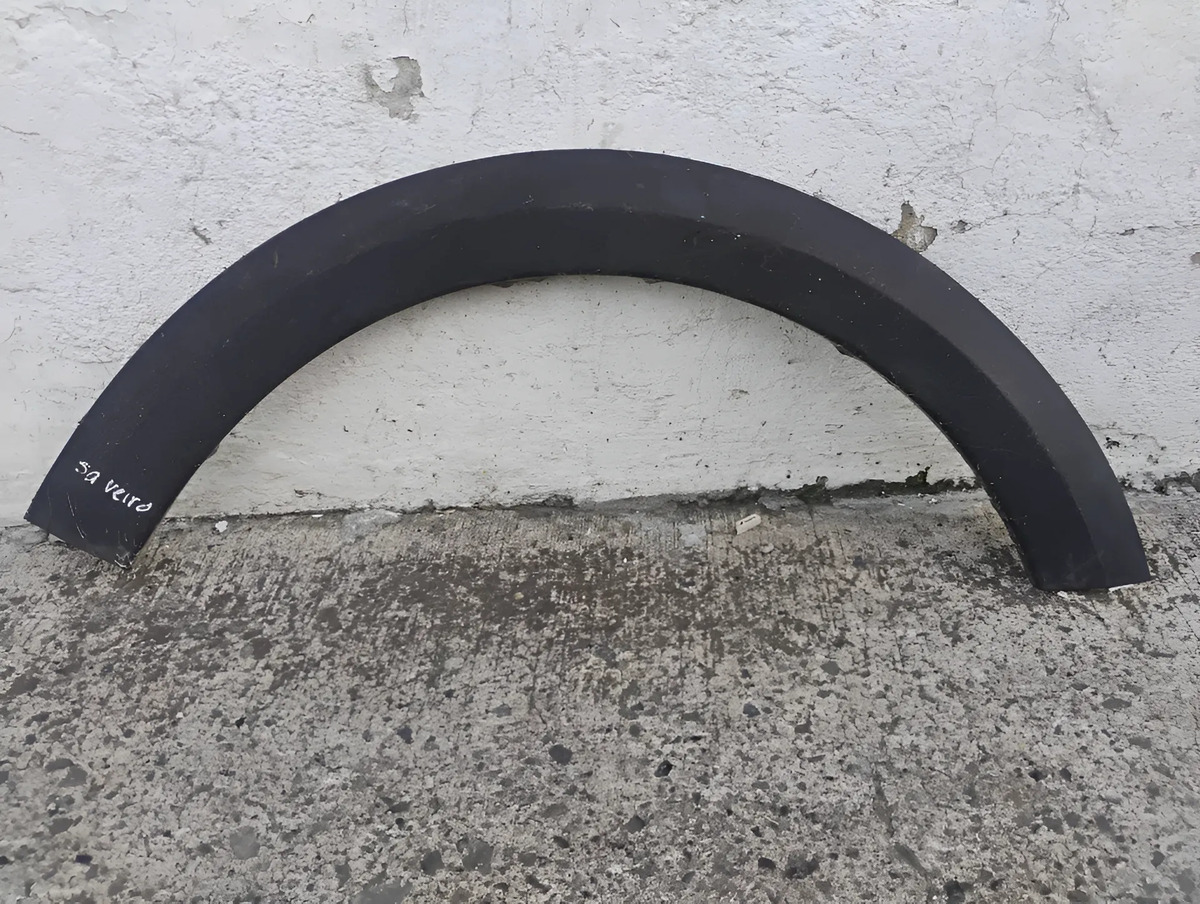 Volkswagen Saveiro 2002 - 2009 Cantonera Delantera Derecho Usado Original