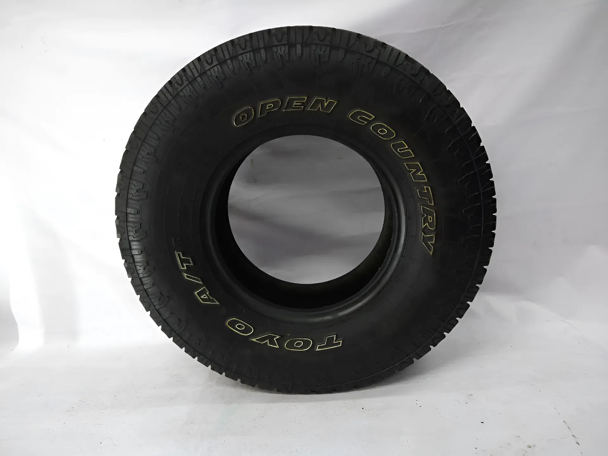 Llanta Open Country Toyo A/t P265/75/r15