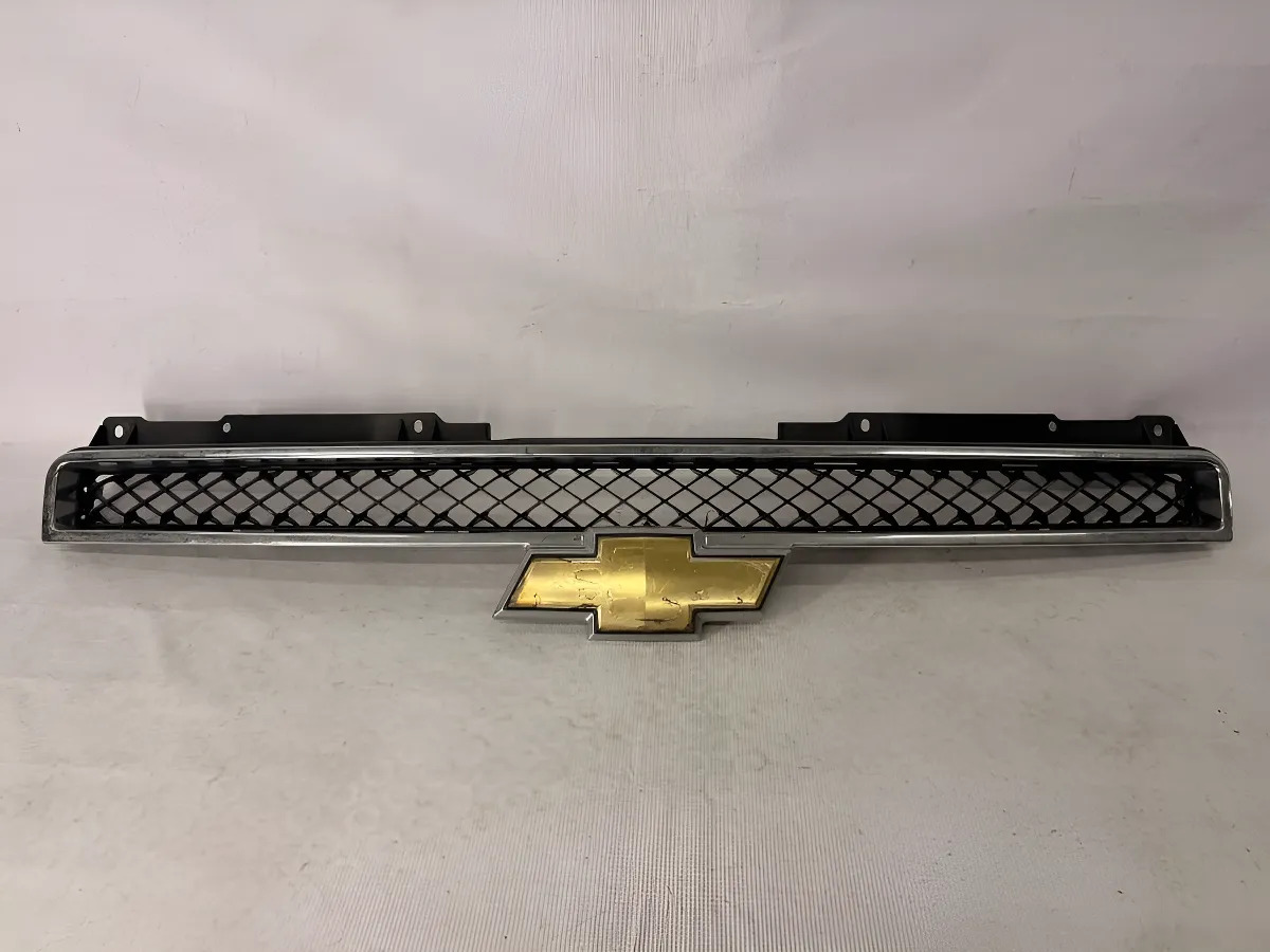 Chevrolet Suburban 2007 - 2014 Parrilla Delantera Usado Original