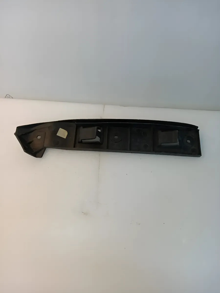 Guia De Facia Delantera Derecha Vw Jetta 1999/2007.
