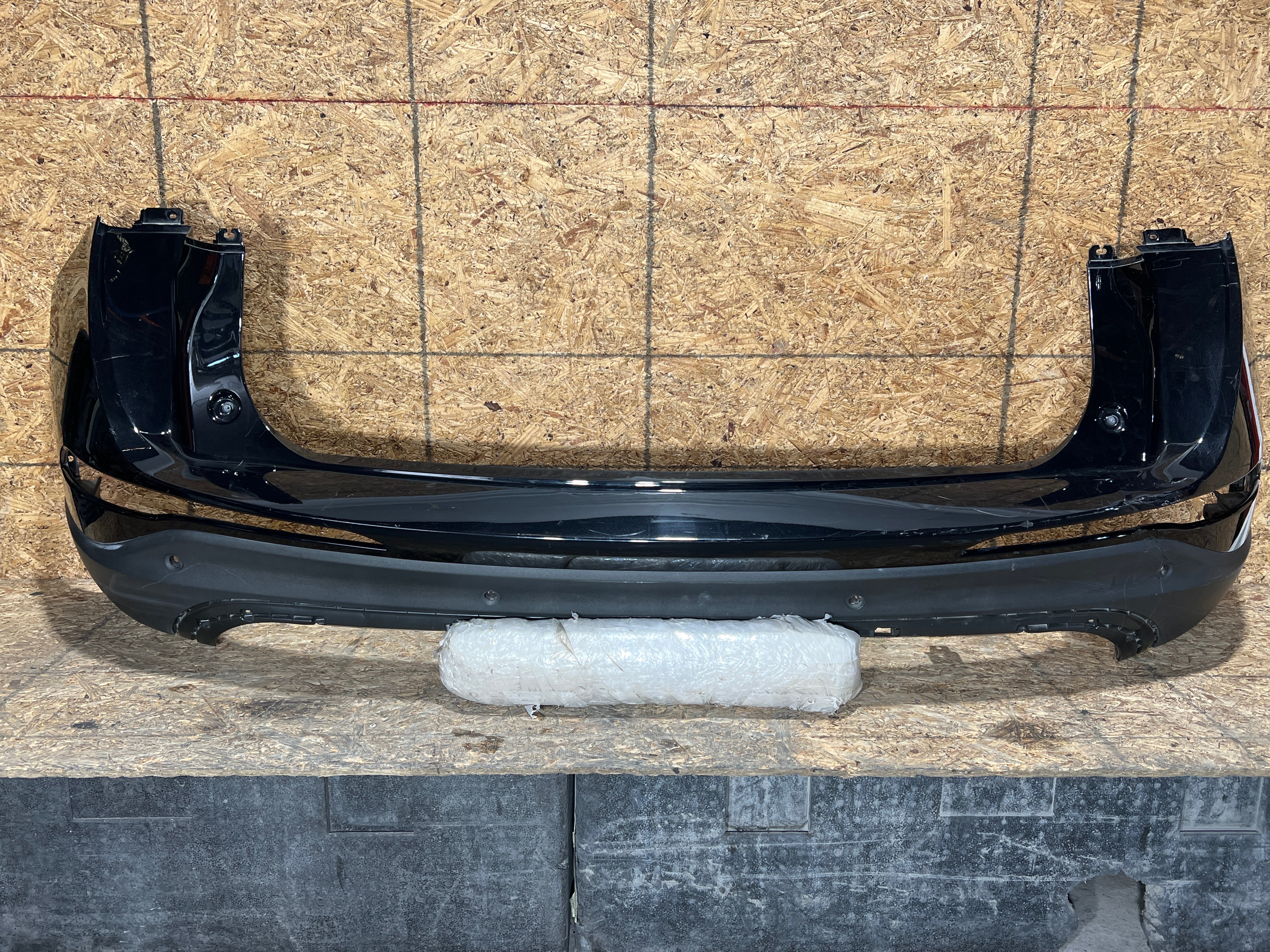 Lincoln Corsair 2020 - 2025 Fascia Trasera Usado Original