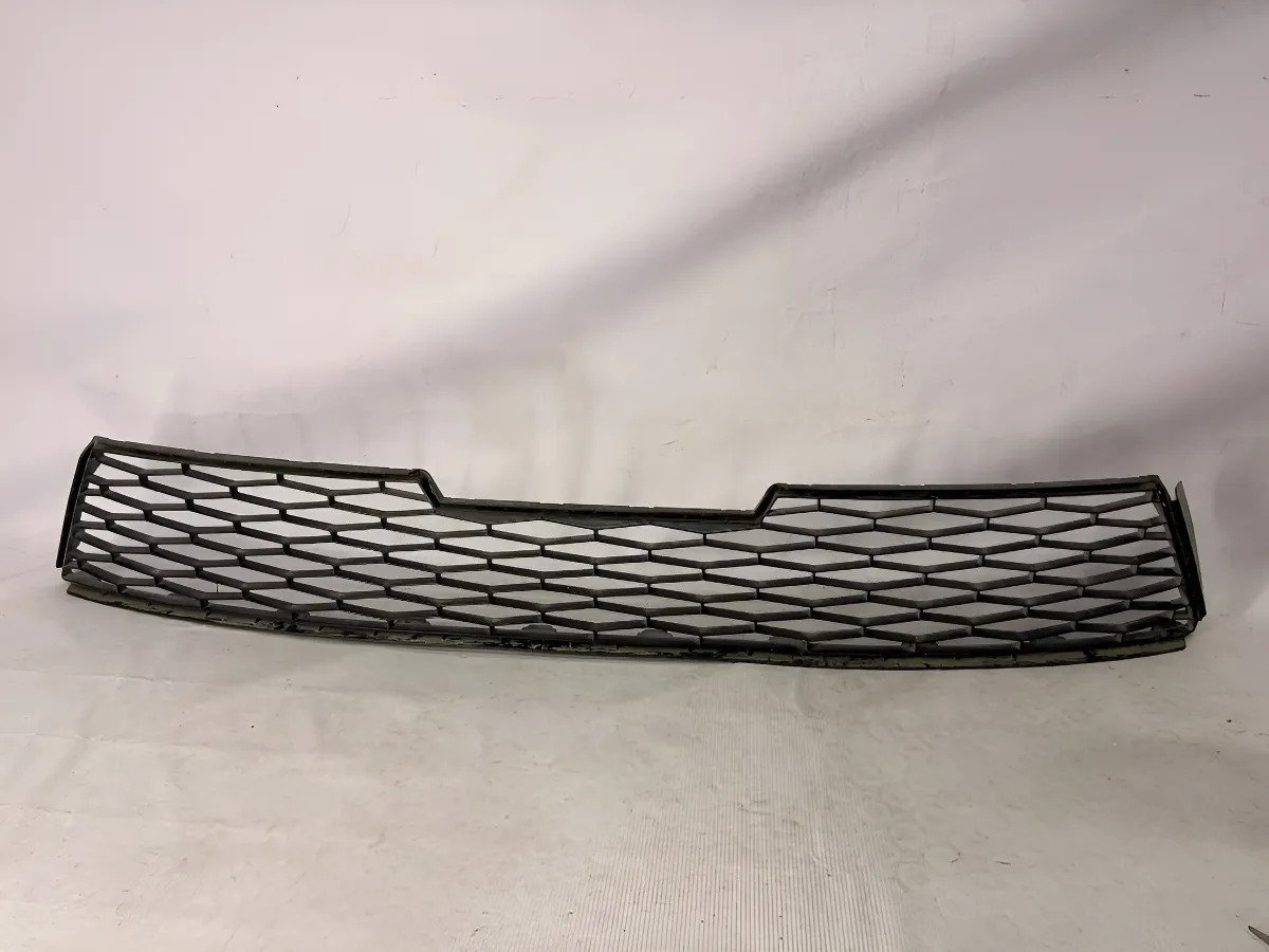 Seat Leon 2013 - 2017 Rejilla Delantera Usado Original
