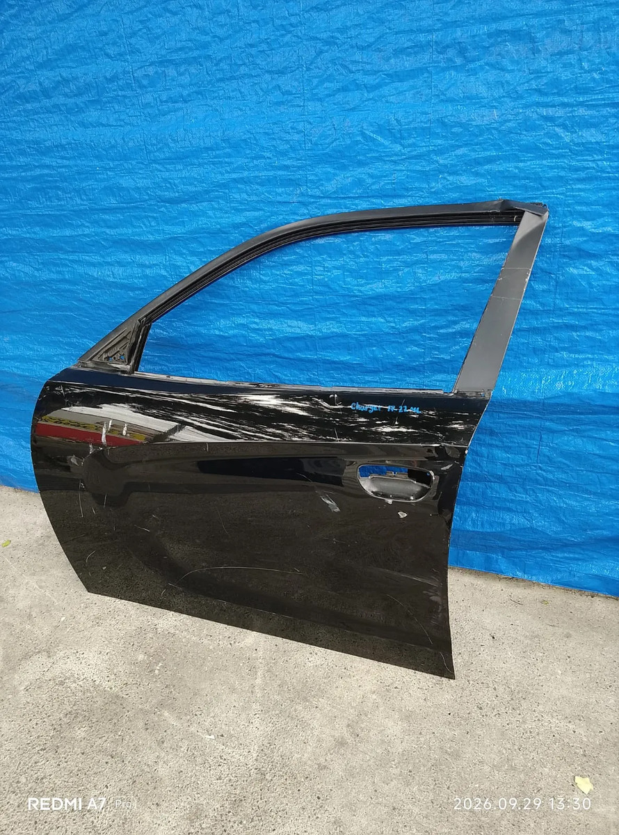 Puerta Delantera Izquierda Charger 2015 2017 2019 2021 2024 Delantera Izquierda Negro