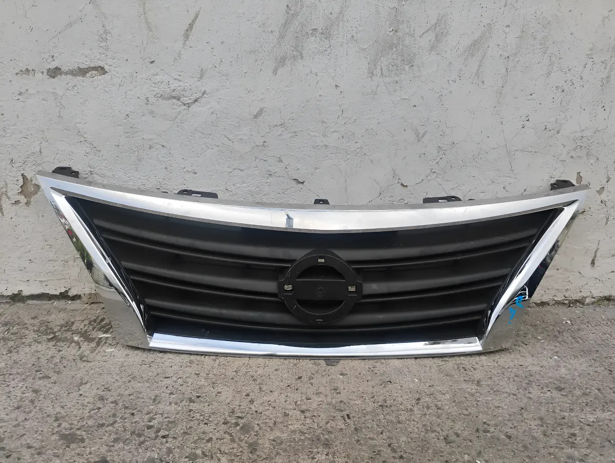 Nissan Versa 2015 - 2019 Parrilla Usado Generico