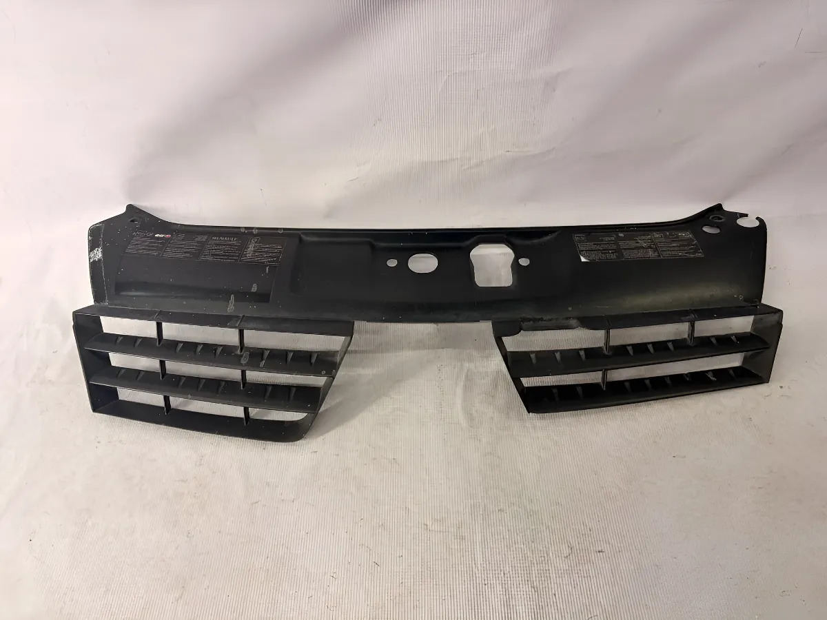 Renault Clio 1998 - 2002 Parrilla Delantera Usado Original