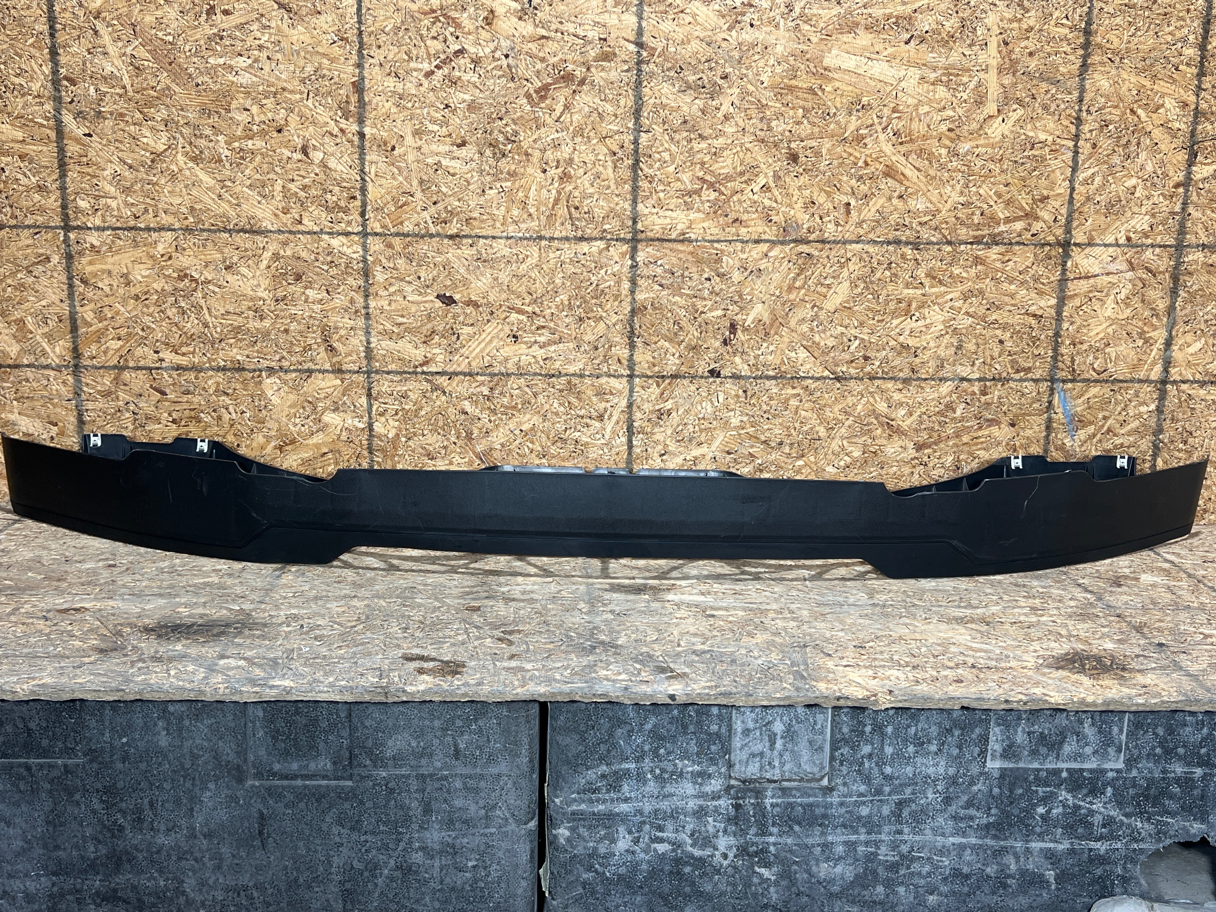 Ford Lobo 2021 - 2023 Spoiler Delantera Usado Original