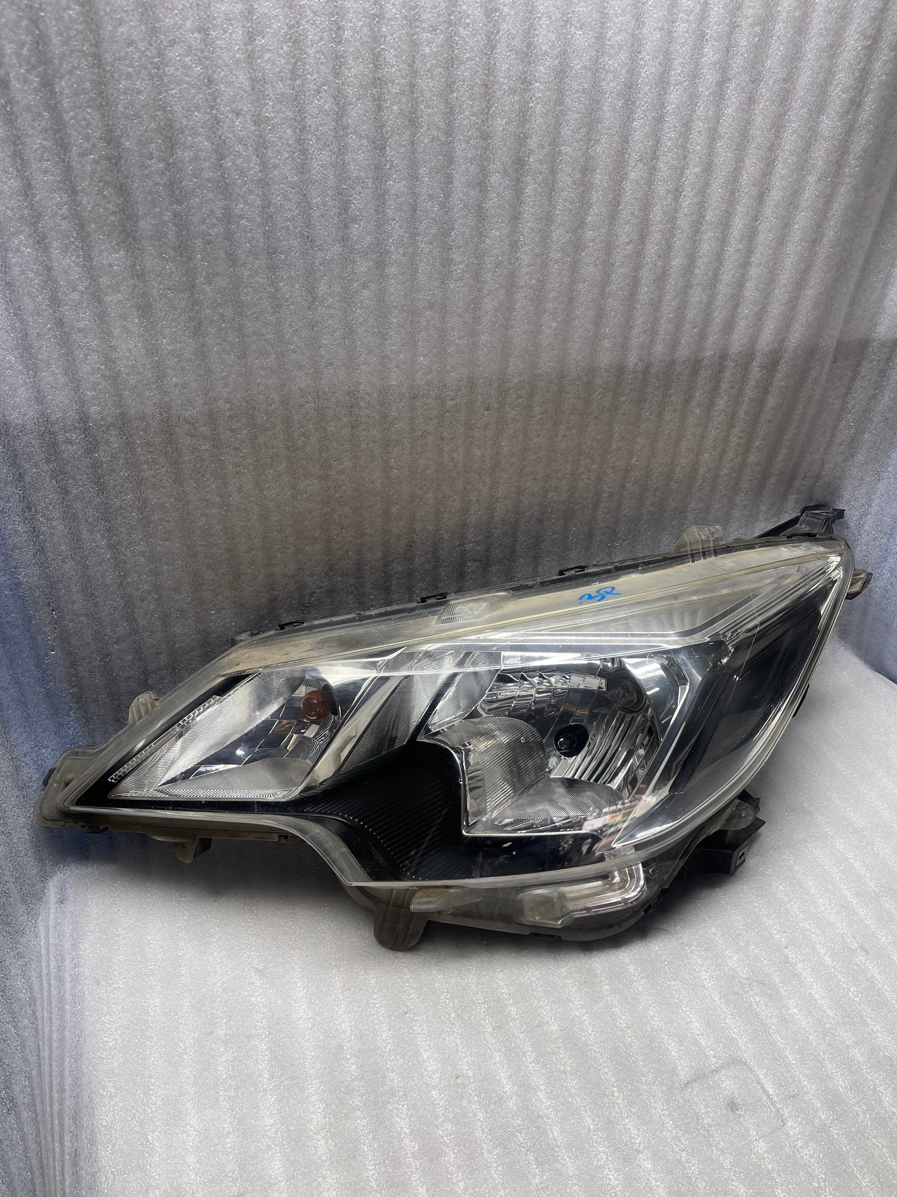 Mitsubishi Mirage 2021 - 2024 Faro Izquierdo Usado Original