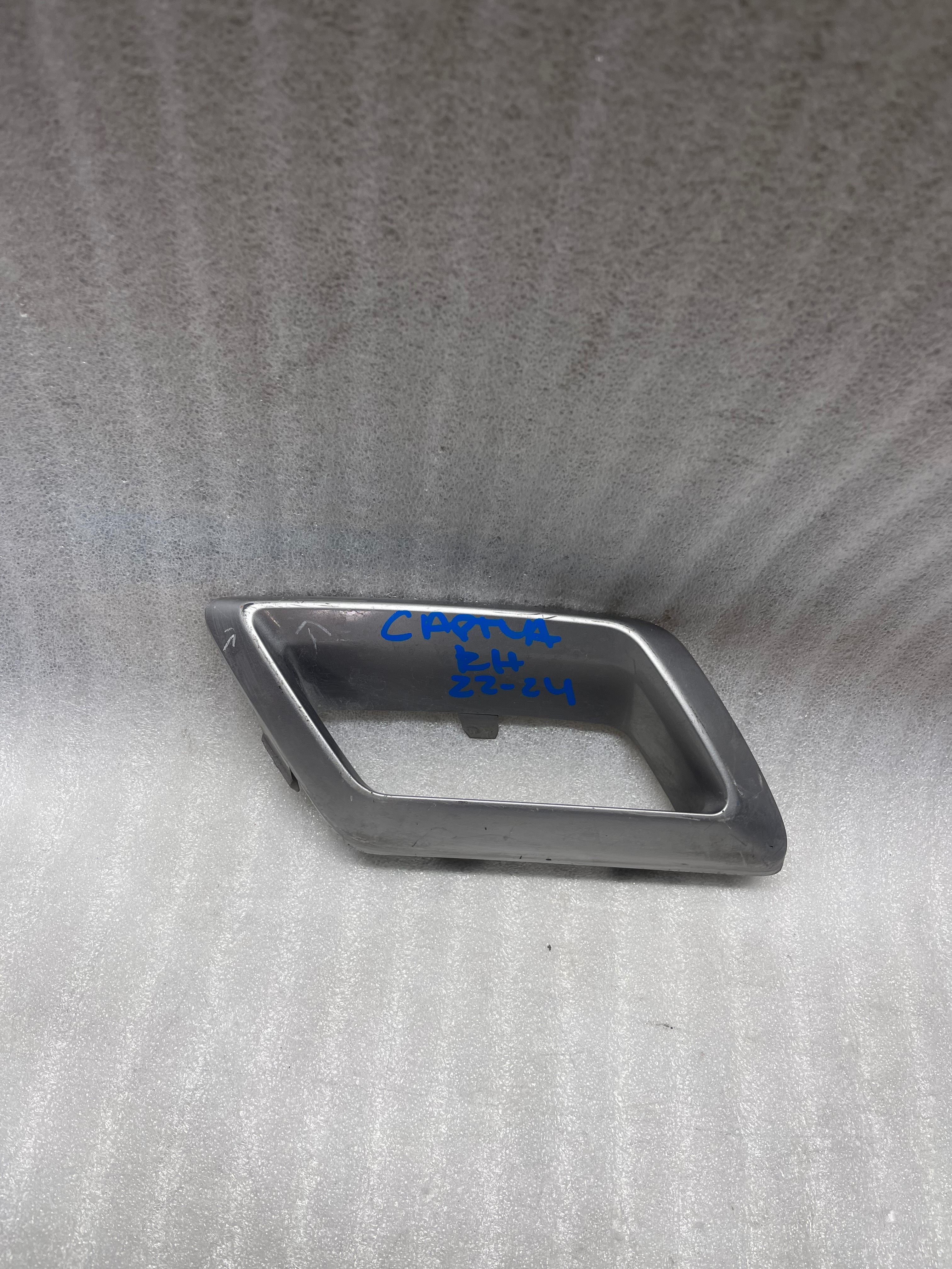 Chevrolet Captiva 2022 - 2024 Rejilla Trasera Derecho Usado Original