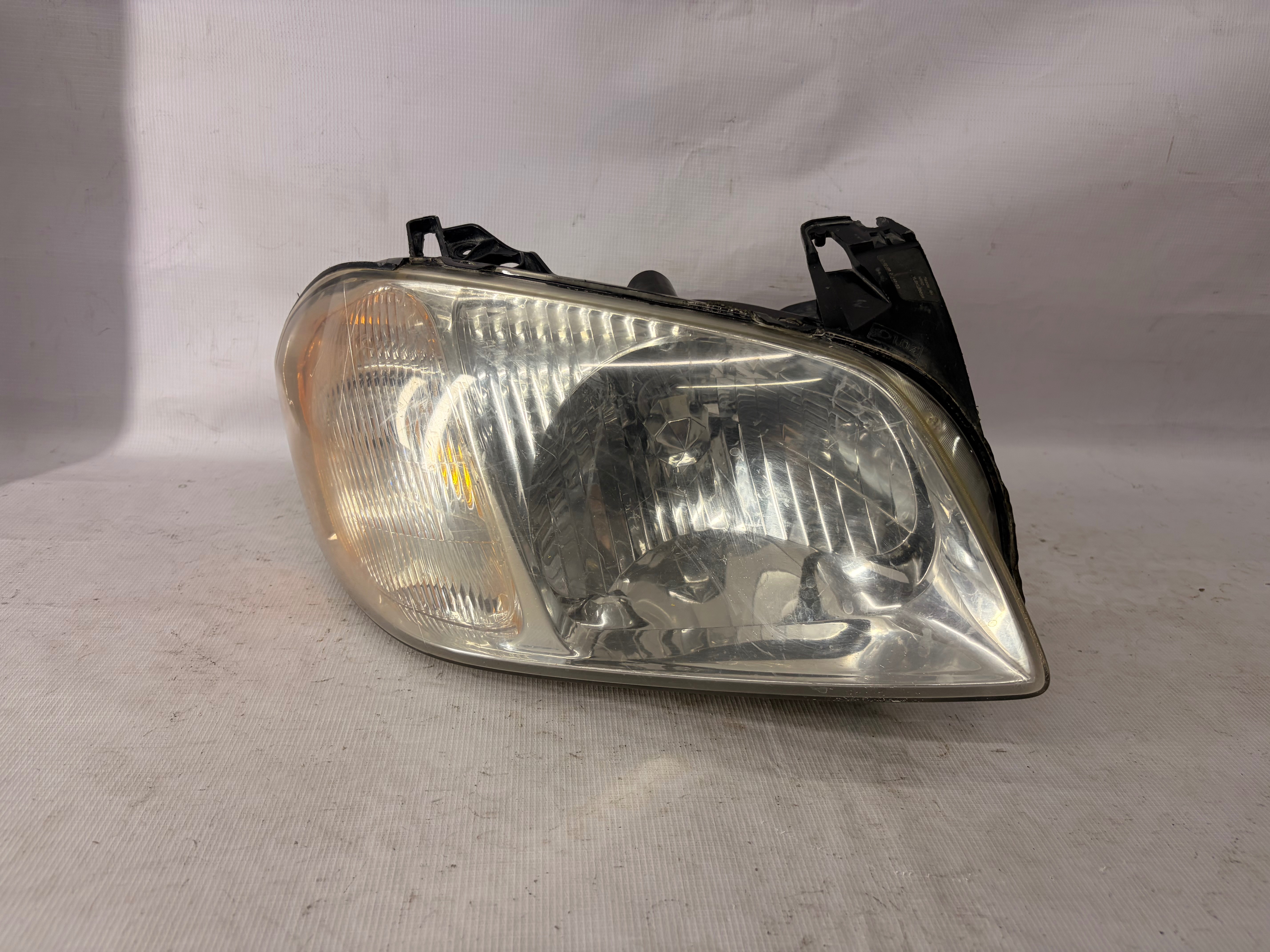 Mazda Tribute 2001 - 2004 Faro Derecho Usado Generico