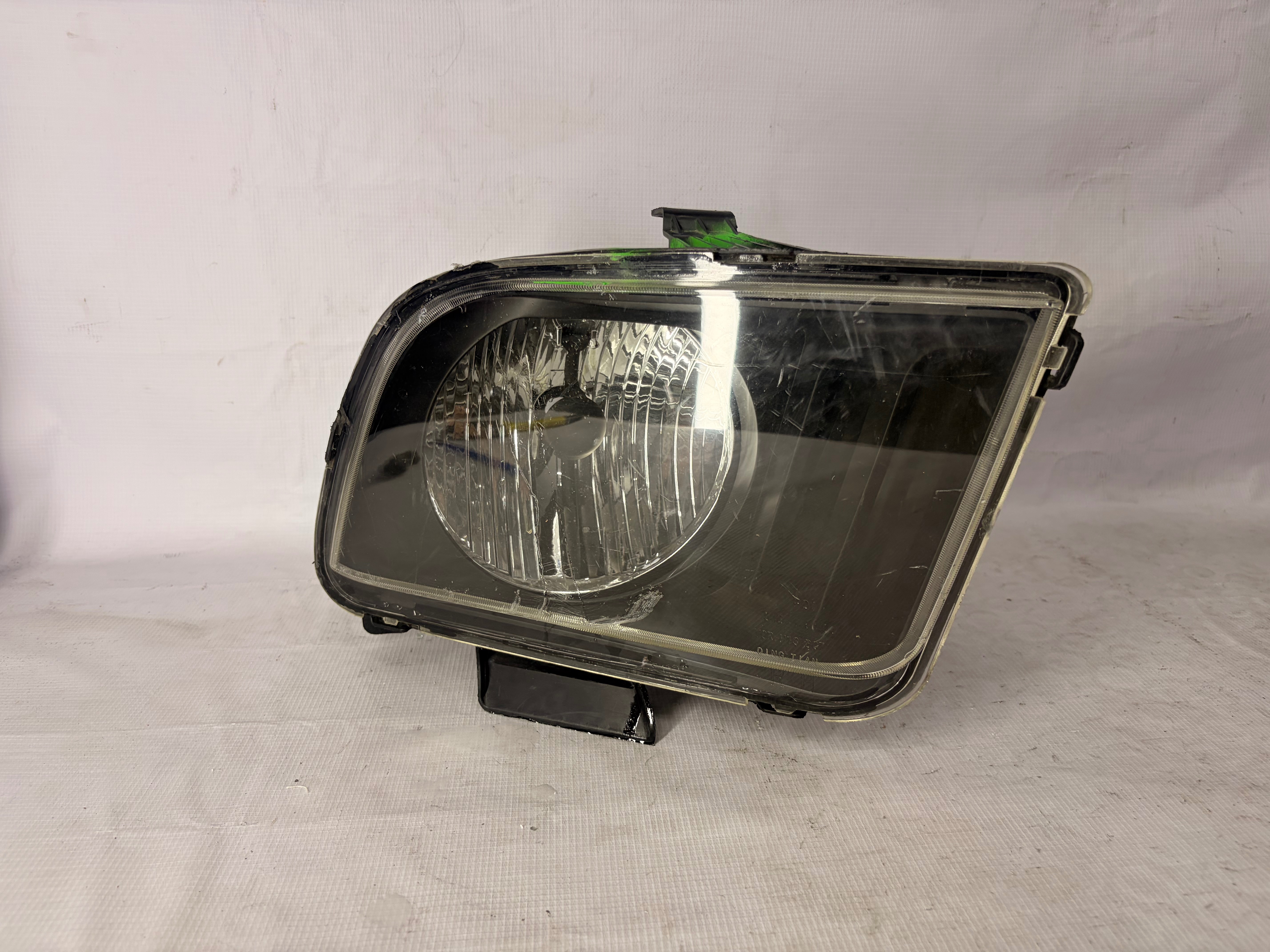 Ford Mustang 2005 - 2009 Faro Derecho Usado Generico