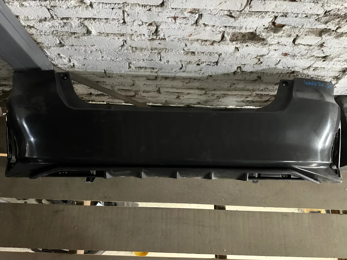 Toyota Yaris 2023 - 2025 Fascia Trasera Usado Generico
