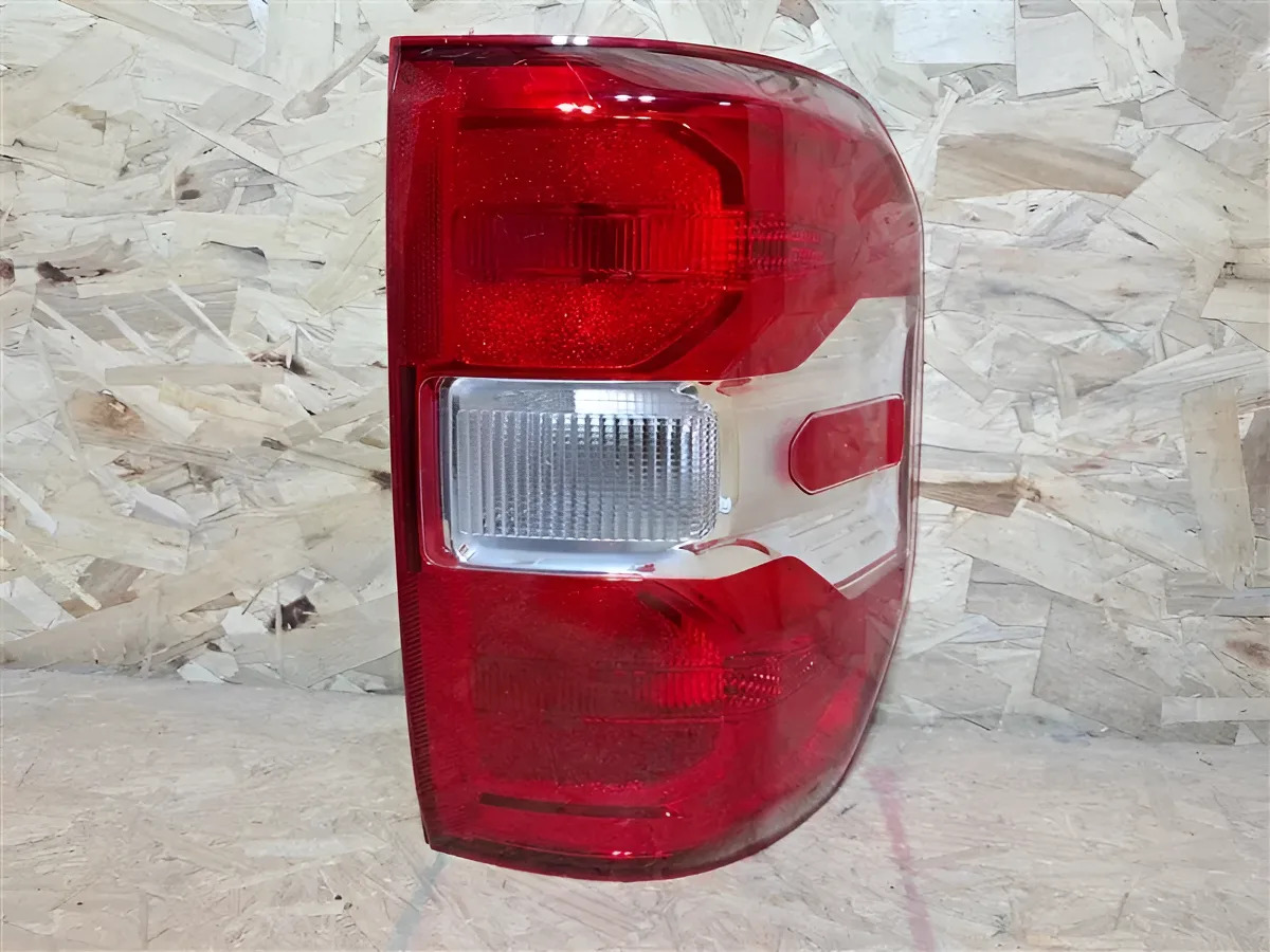 Calavera Exterior Derecho(a) Ford Maverick 2022 4 Puertas - vista 1