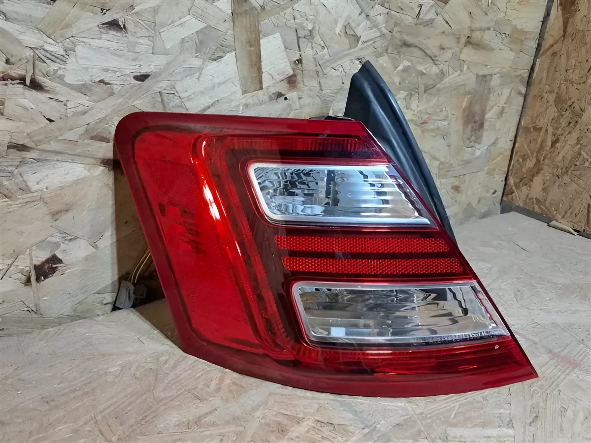 Calavera Exterior Izquierdo(a) Ford Taurus 2013 4 Puertas - vista 1