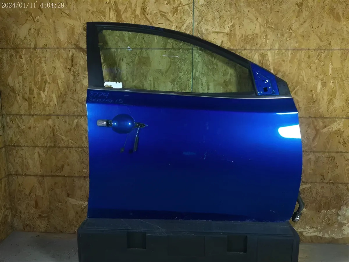 Puerta Delantero(a) Derecho(a) Electrica Nissan Sentra 2015