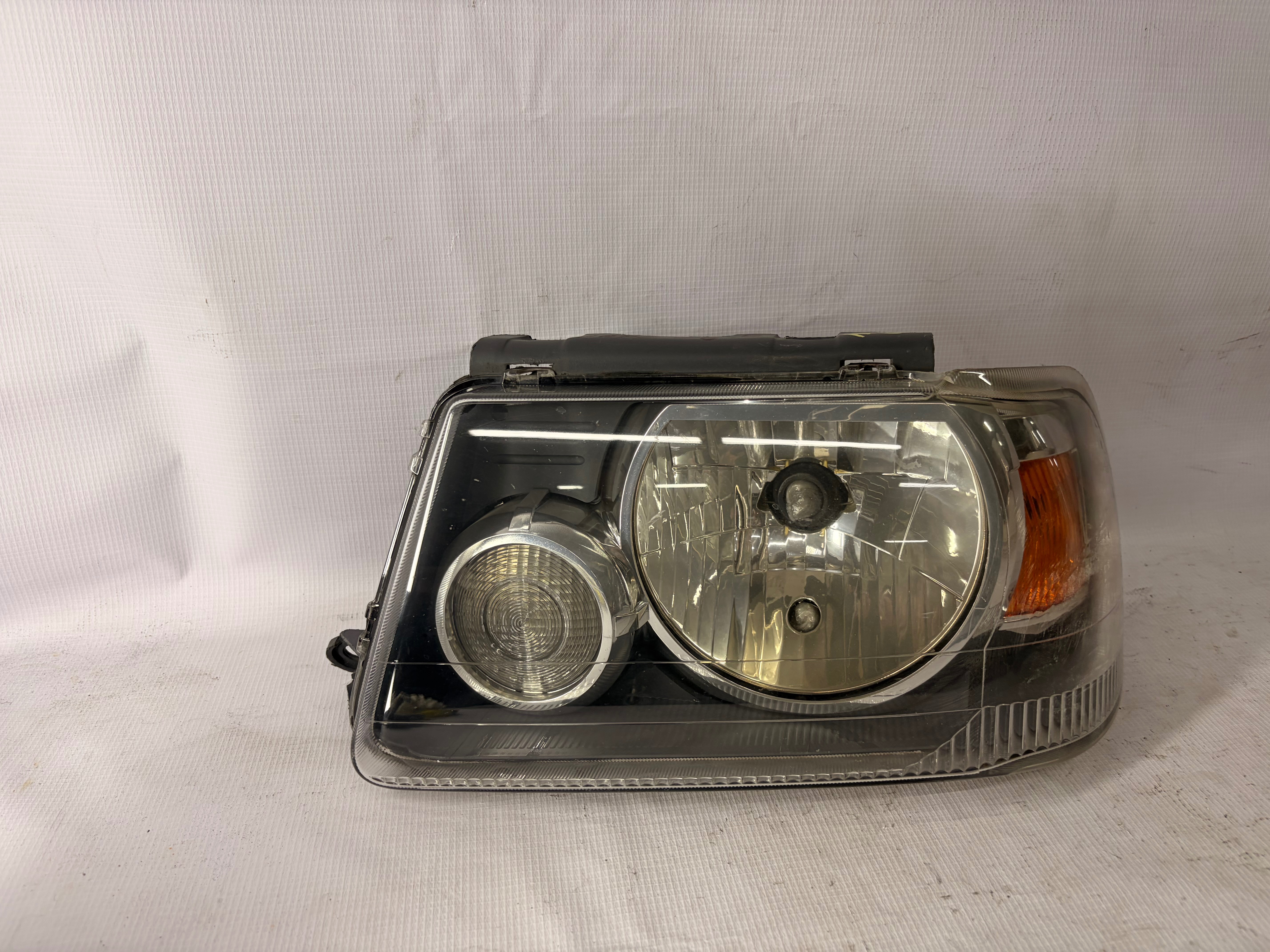 Ford Ranger 2005 - 2009 Faro Izquierdo Usado Original
