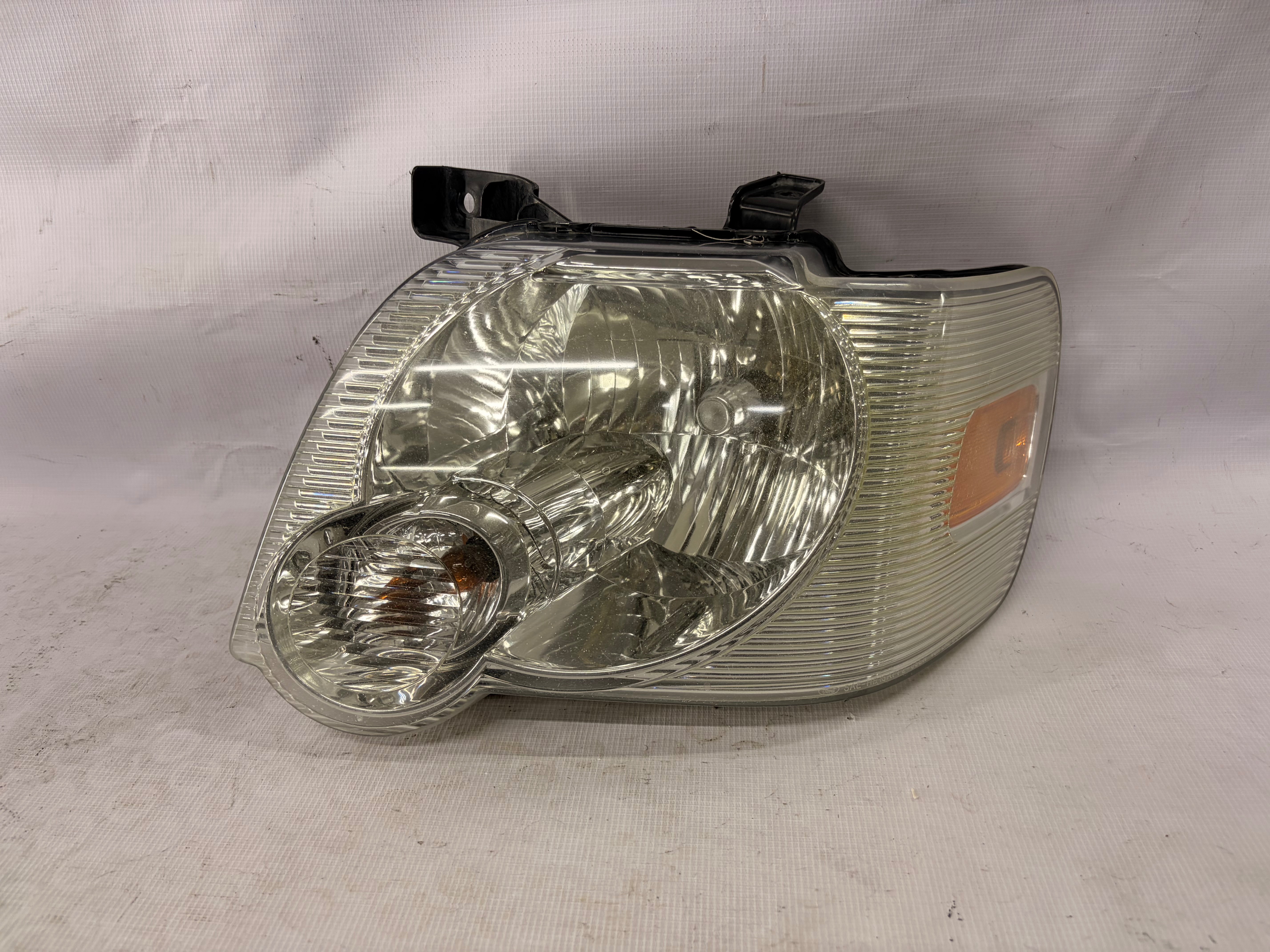 Ford Explorer 2006 - 2010 Faro Izquierdo Usado Generico