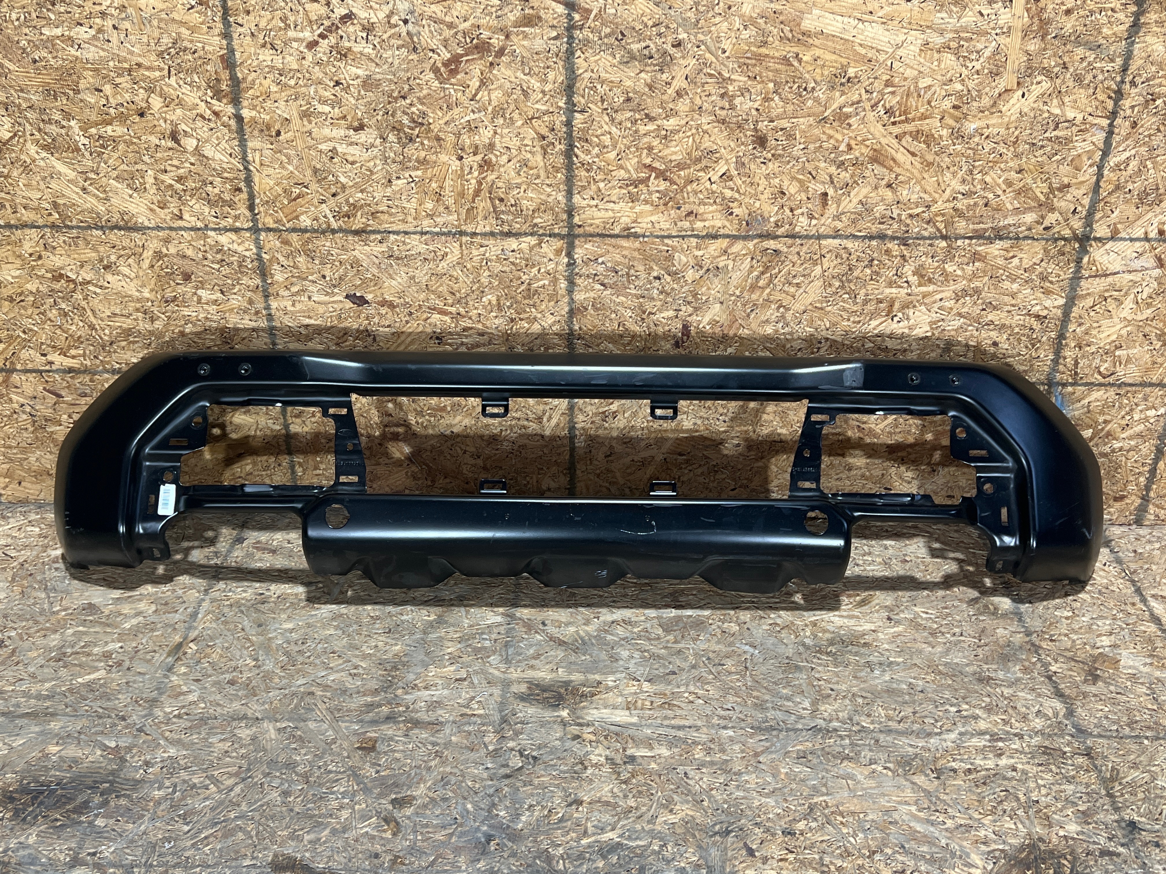 Ford Lobo 2024 - 2026 Defensas Delantera Usado Original