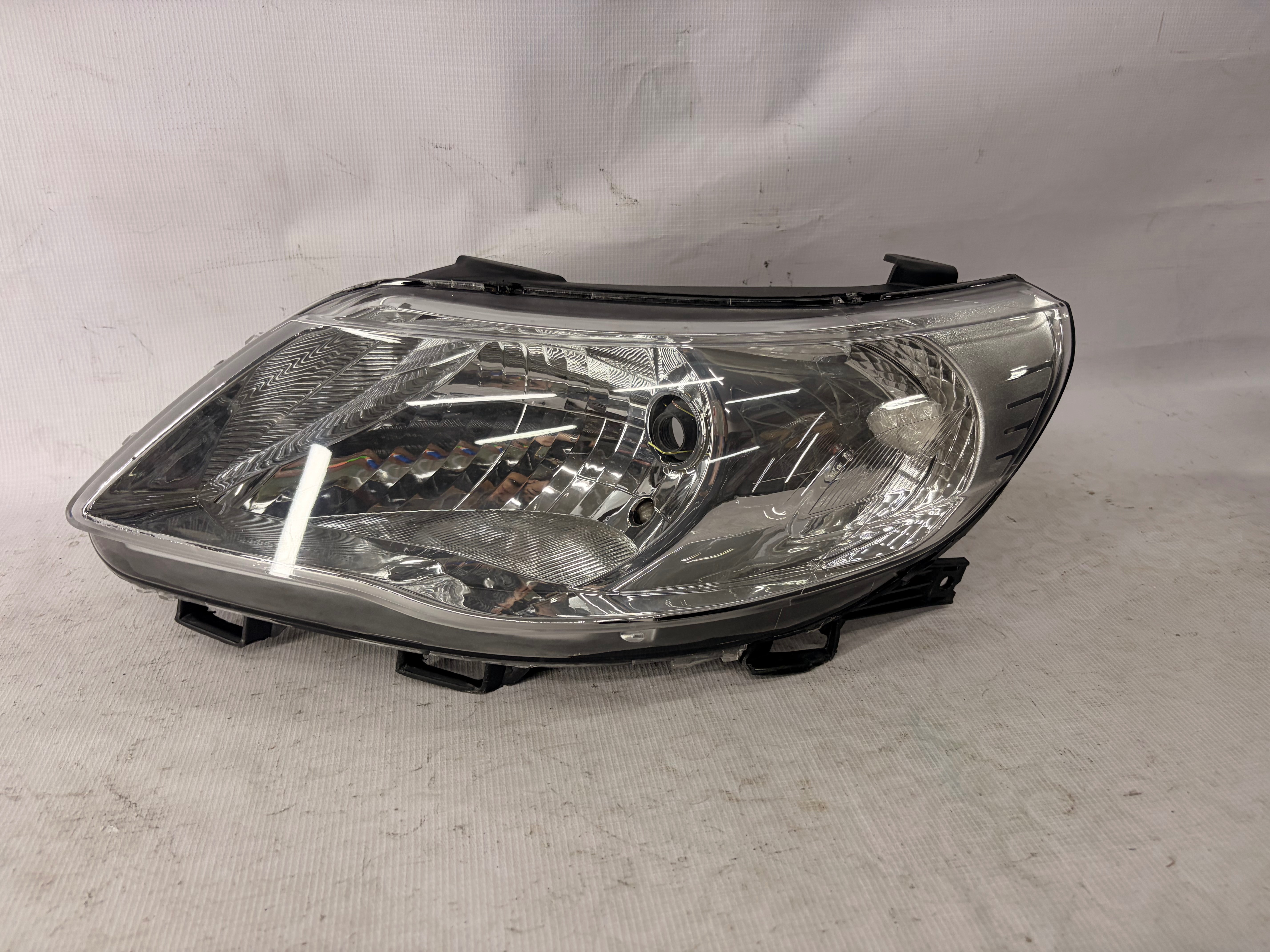 Volkswagen Gol 2008 - 2012 Faro Izquierdo Usado Generico