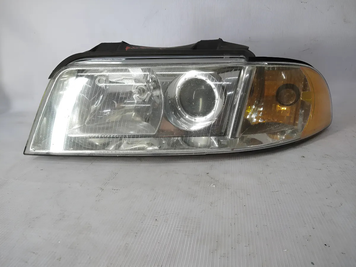Audi A4 1999 - 2001 Faro Izquierdo Usado Original