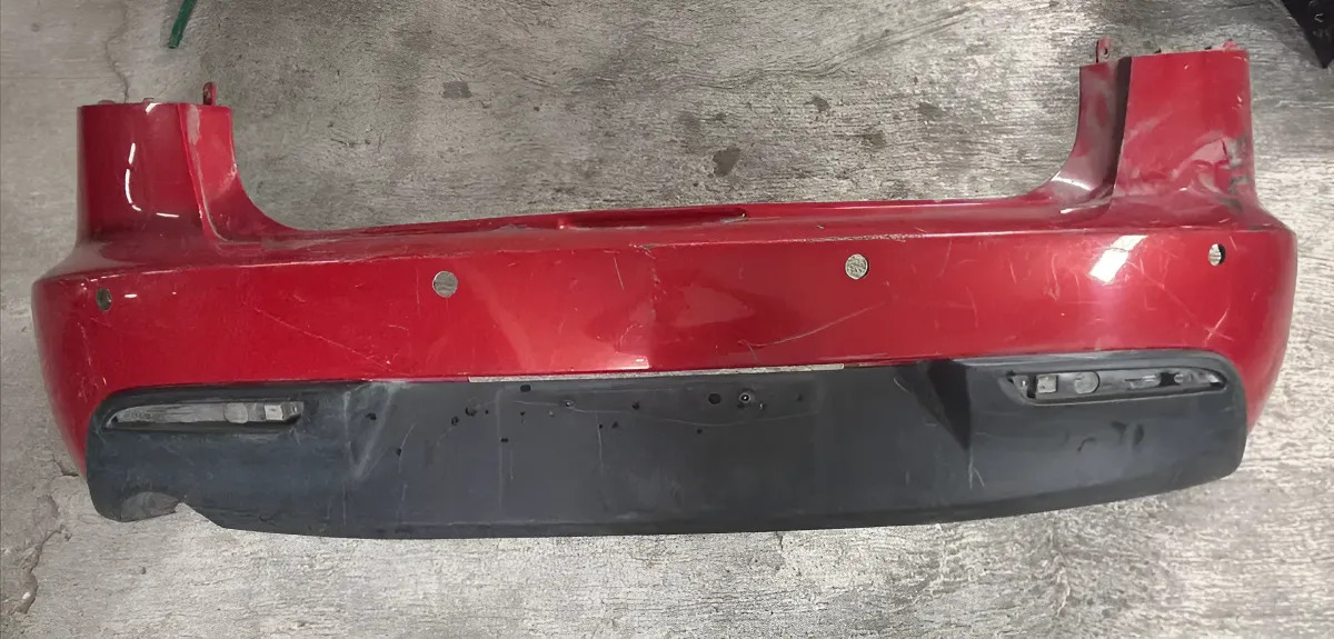 Fascia Trasera Mazda 3 2010-2011 Sedan Usado Original