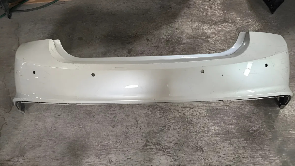 Fascia Trasera Chevrolet Malibu 2016-2019 Usado Original