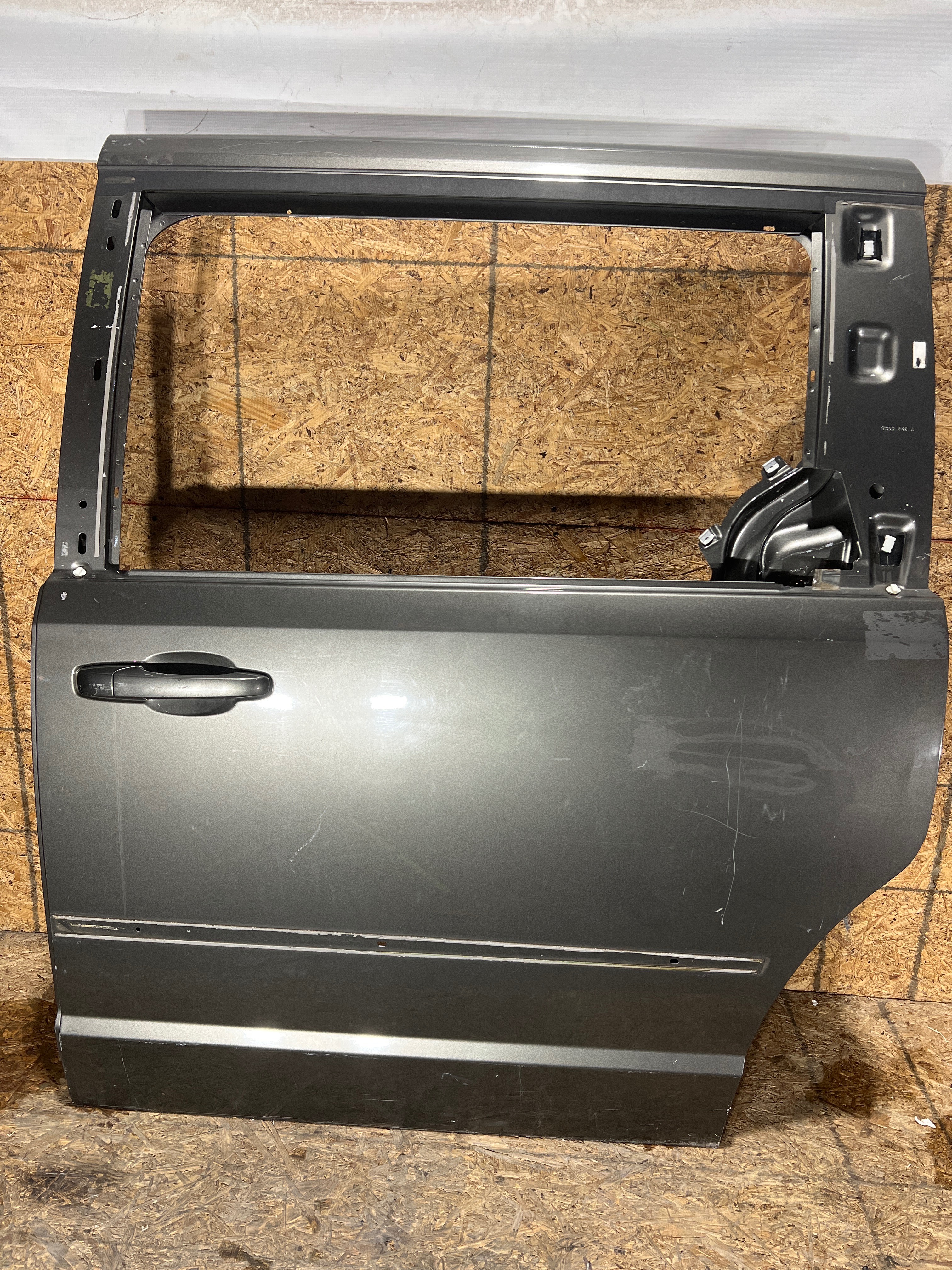 Dodge Caravan 2008 - 2019 Puerta Trasera Izquierdo Usado Original