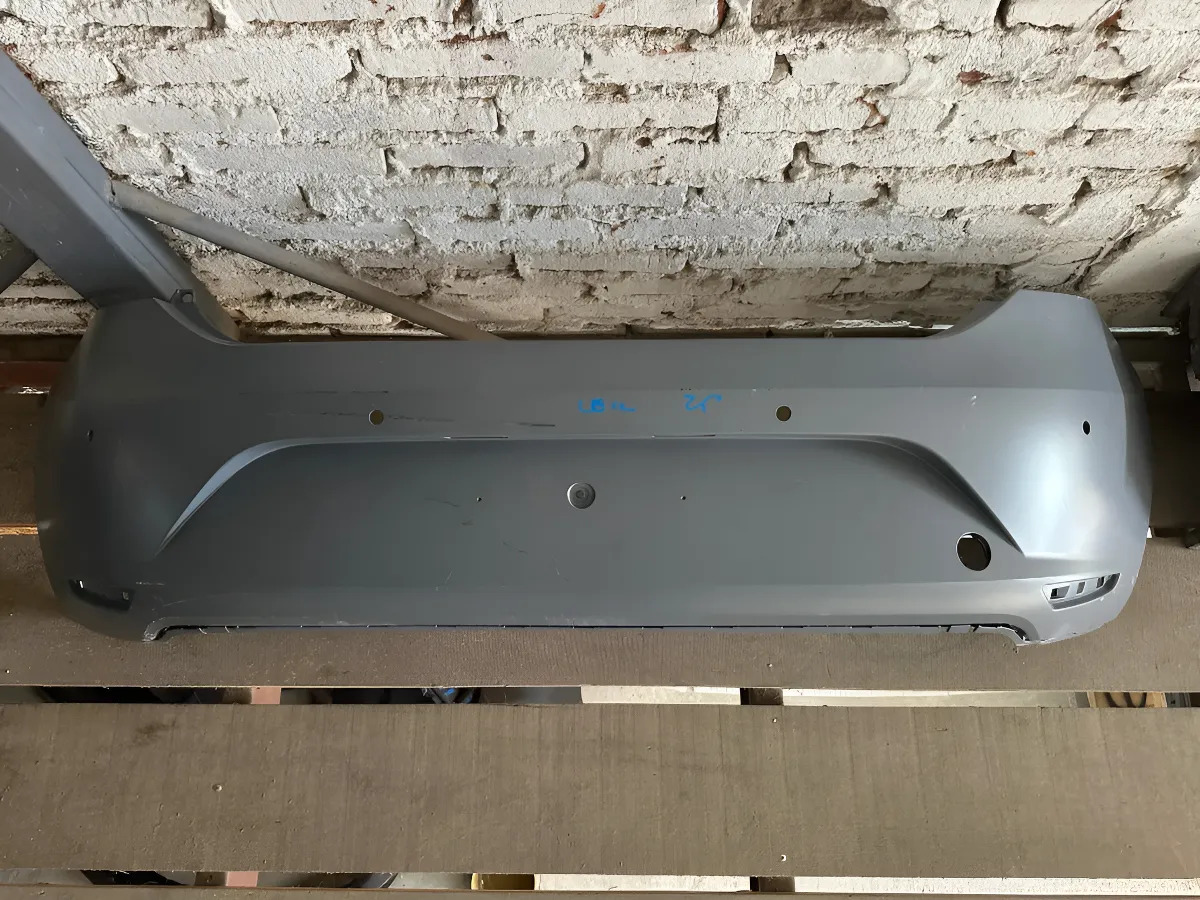 Seat Leon 2009 - 2012 Fascia Trasera Usado Generico