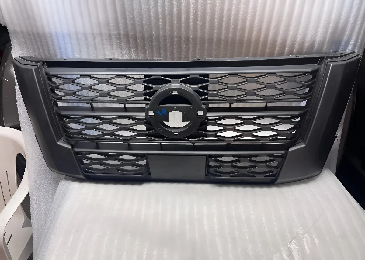 Nissan Np300 2021 - 2025 Parrilla Usado Generico