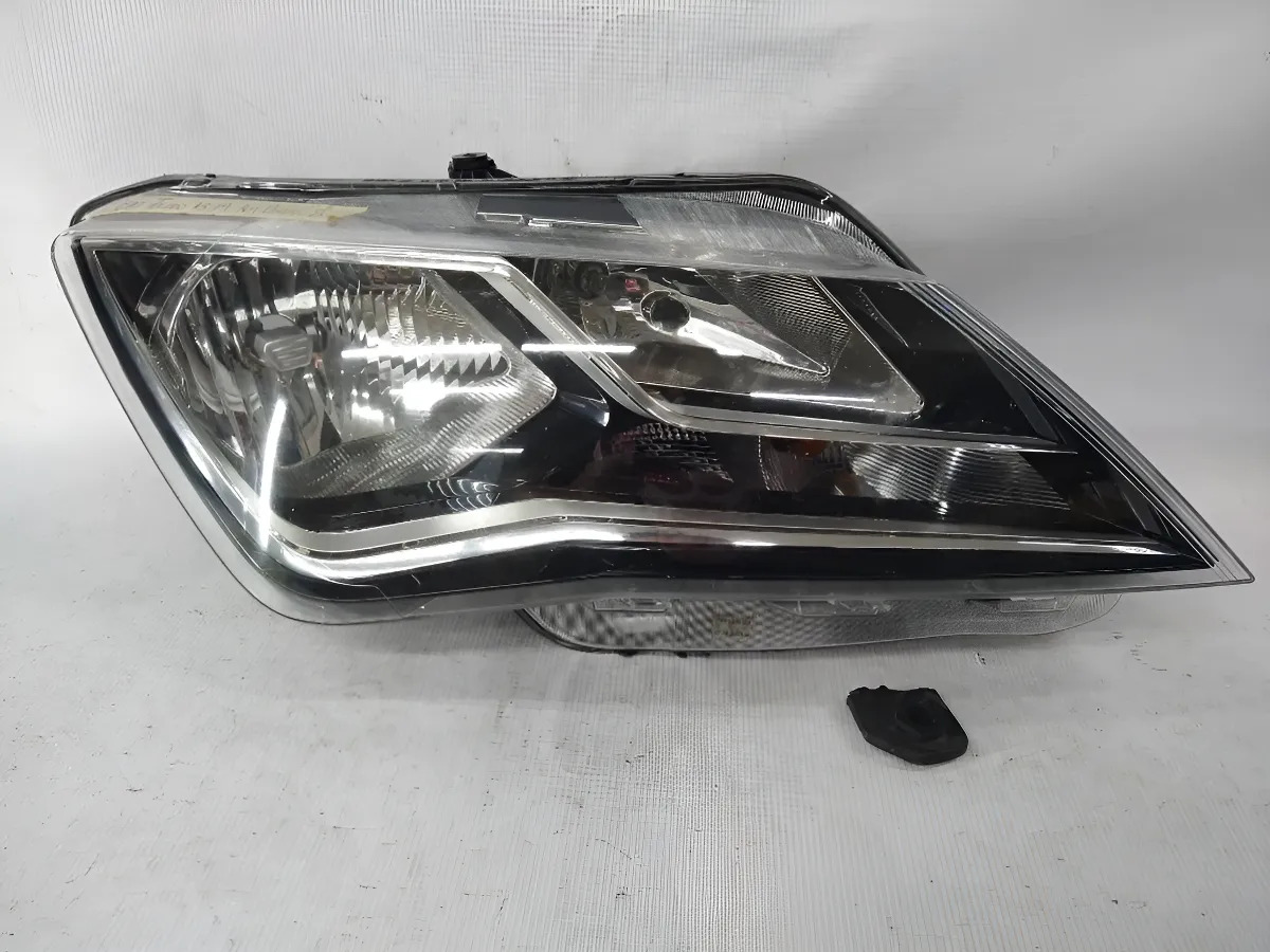 Seat Toledo 2013 - 2016 Faro Derecho Usado Original