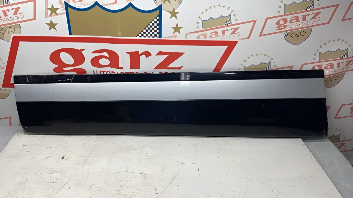 Land rover Velar 2017 - 2023 Molduras para Puertas Delantera Izquierdo Usado Original