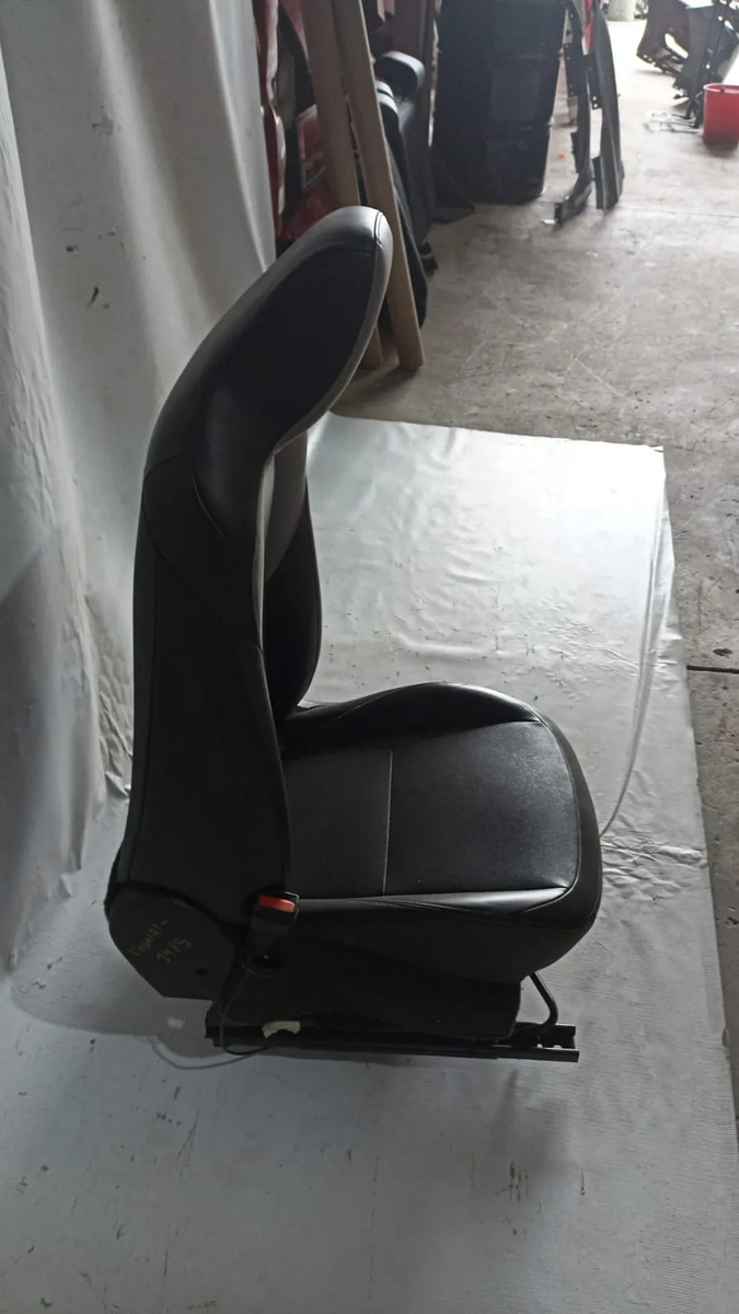 Asiento Delantero Lh   Piso Chevrolet Onix 2021-2026 1.0l Negro