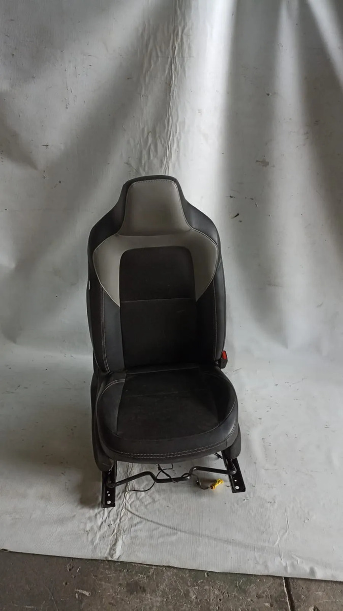 Asiento Delantero Rh  Piso Chevrolet Onix 2021-2026 1.0l Negro