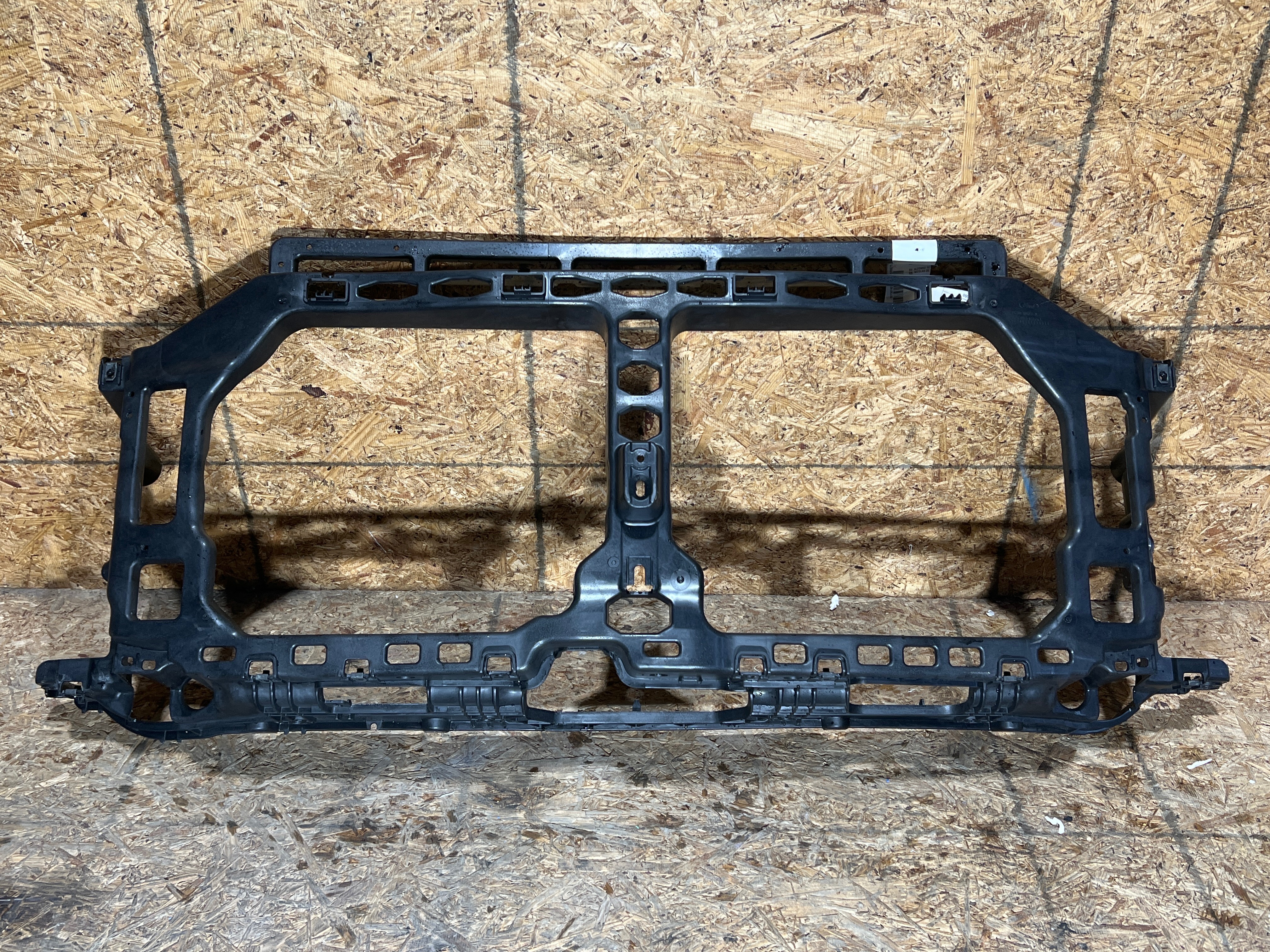 Ford F-250 2024 - 2026 Marco de radiador Usado Original