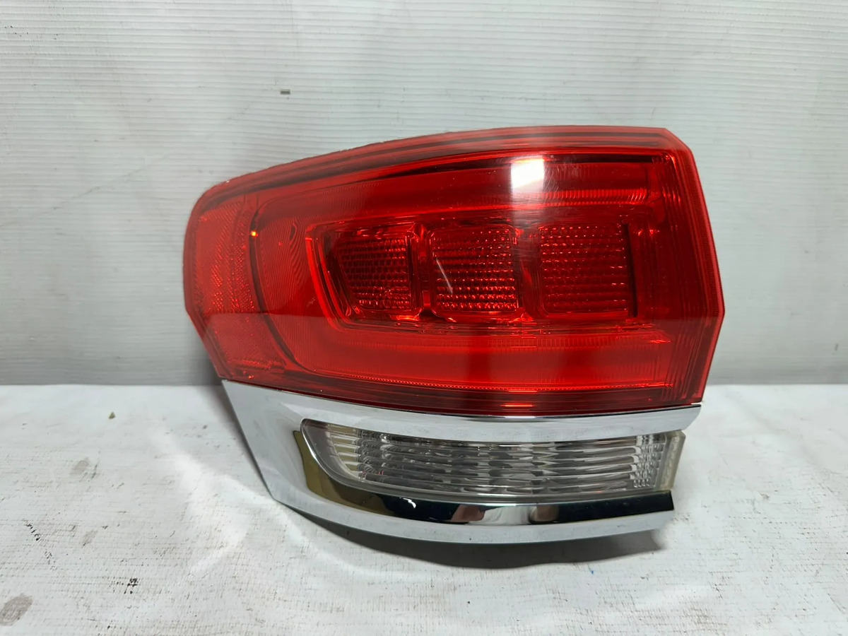 Calavera Ext Izq Grand Cherokee 2014 2015 2016 Usada Orig Izquierdo/conductor Rojo/cromo
