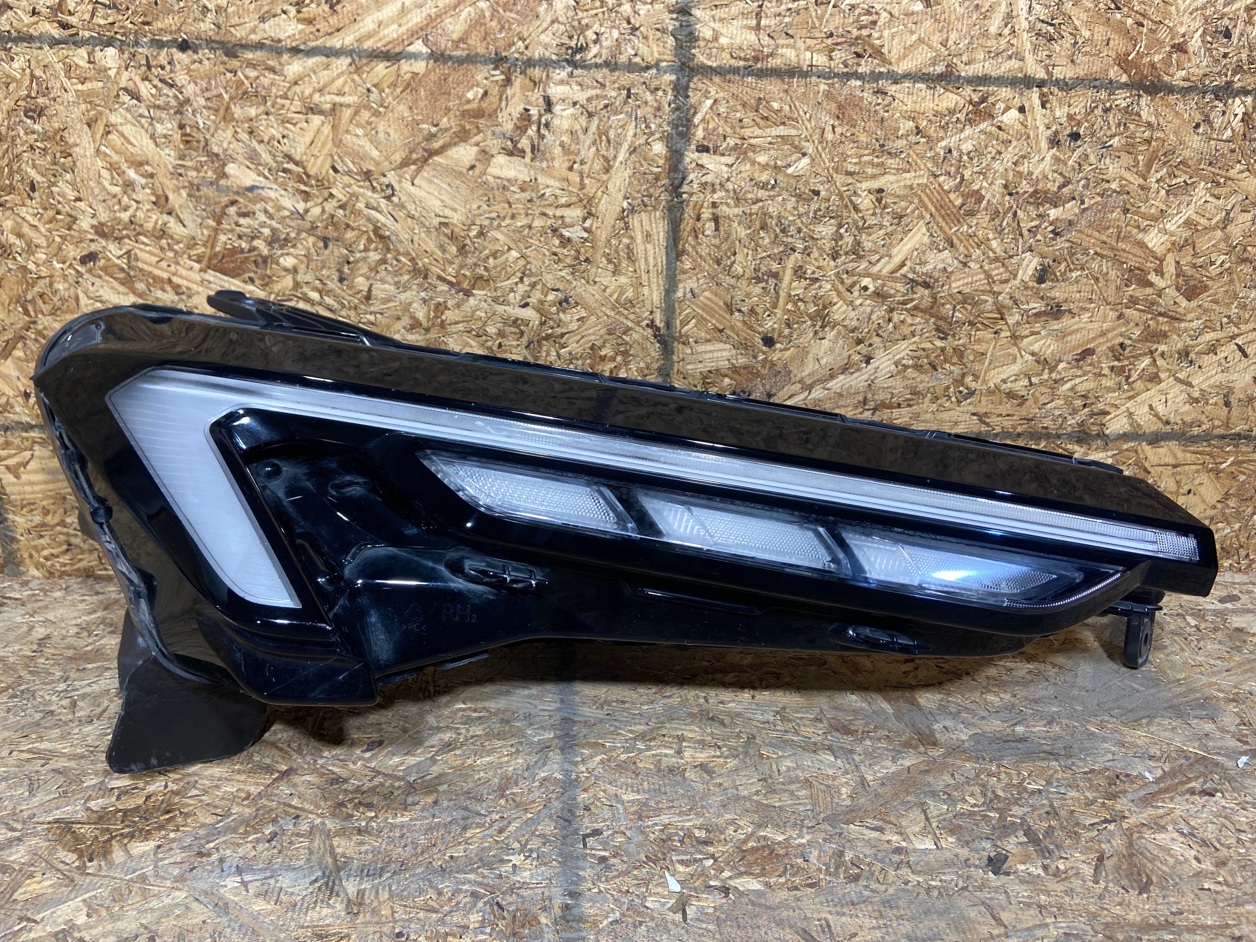 Ford Territory 2023 - 2025 Faro Derecho Usado Original