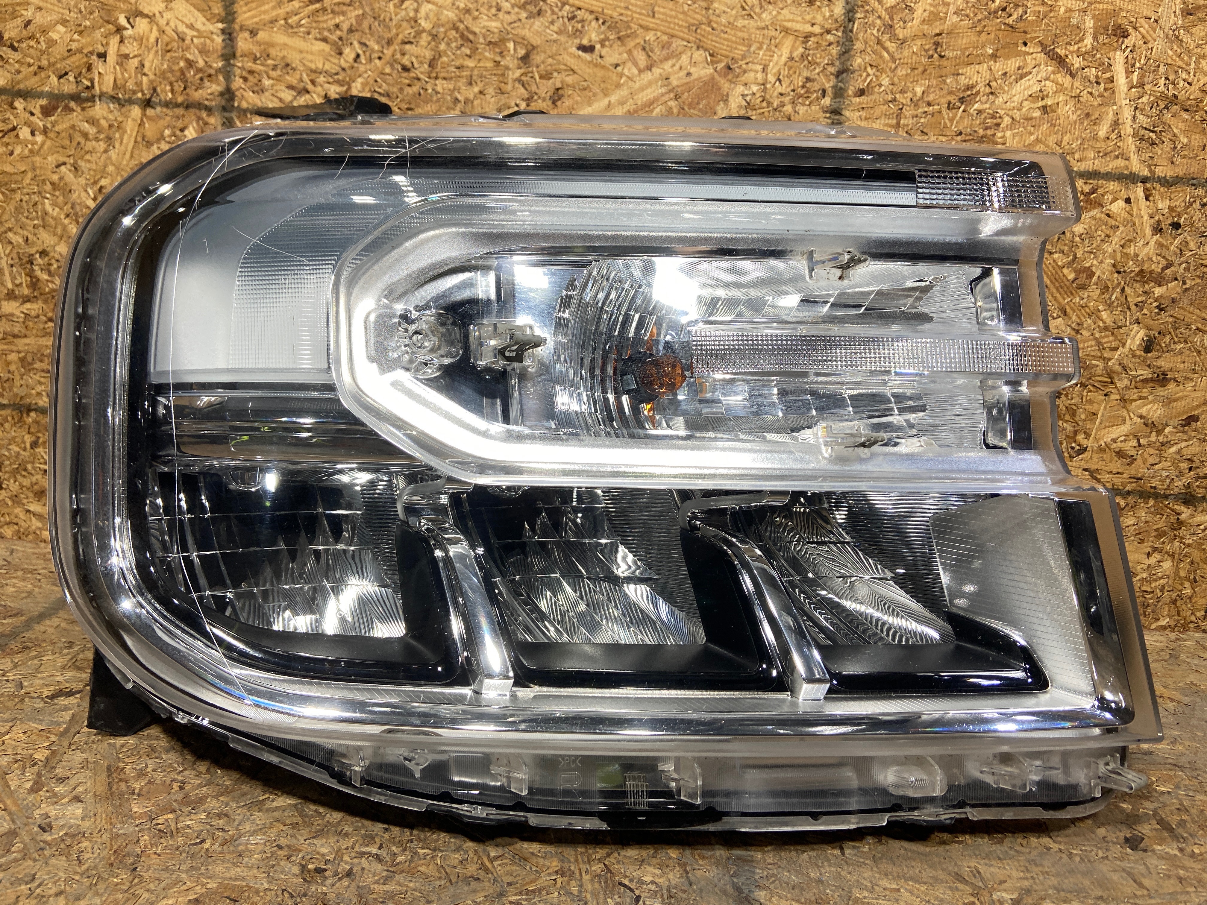 Ford Maverick 2022 - 2024 Faro Derecho Usado Original