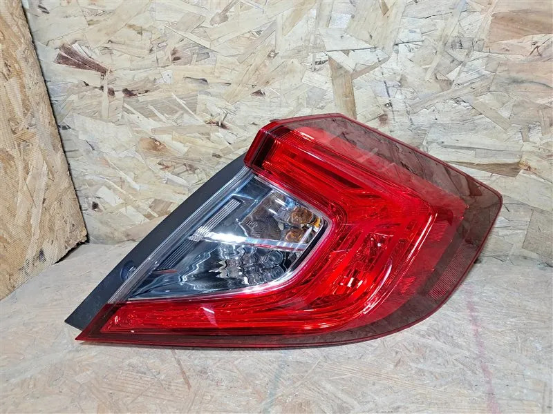 Calavera Exterior Derecho(a) Honda Civic 2016 5 Puertas