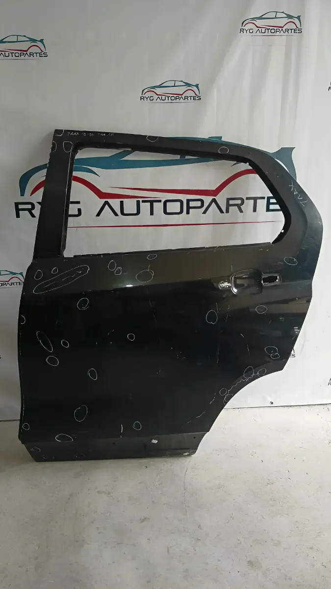Puerta Trasera Izquierda Chevrolet Trax 2013 - 2020 Cascarón Delantera Izquierdo Negro