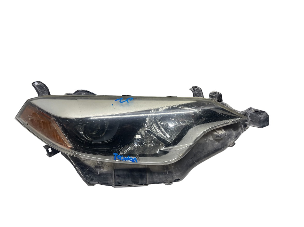 Toyota Corolla 2014 - 2016 Faro Derecho Usado Generico