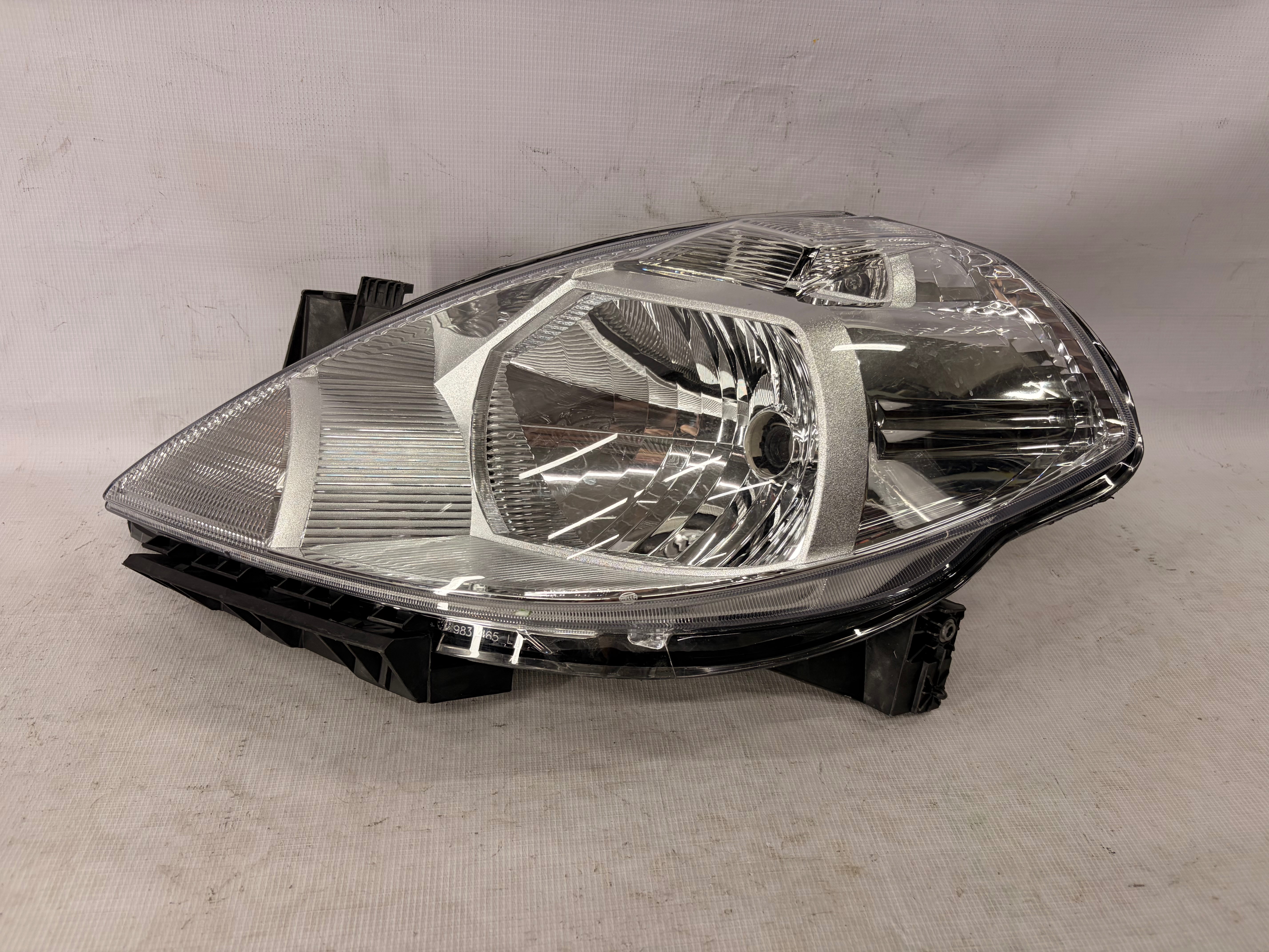Nissan Tiida 2007 - 2018 Faro Izquierdo Nuevo Generico