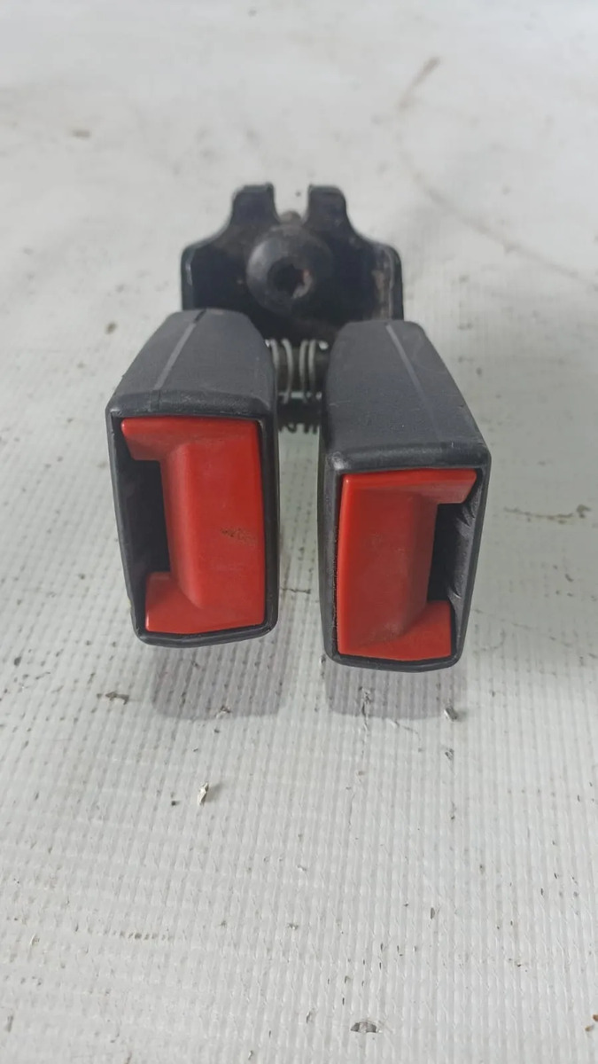 Broche Cinturon Trasero Rh  Ford Focus 2012-2018 Sedan 2.0