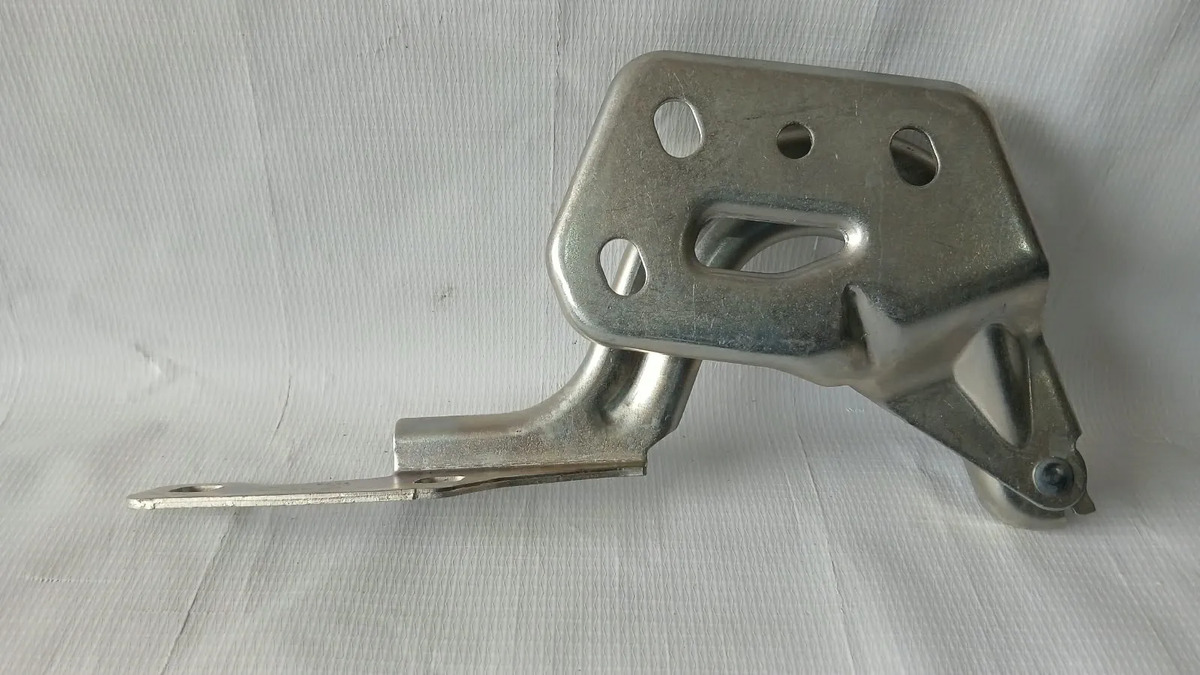 Bisagra De Cofre Derecha Chevrolet Tornado 2012 Al 2020