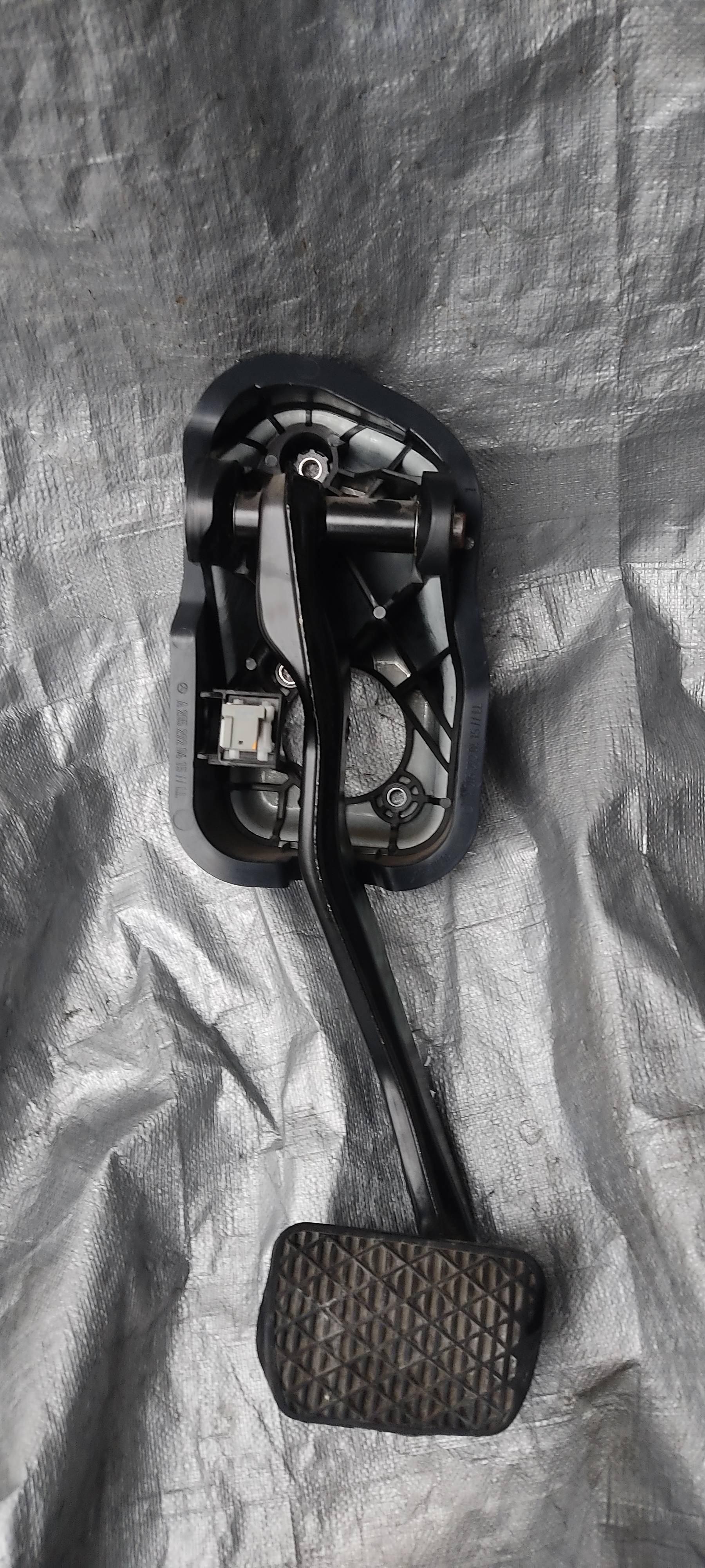 Mercedes-benz Clase glc 2015 - 2022 Pedal Usado Original