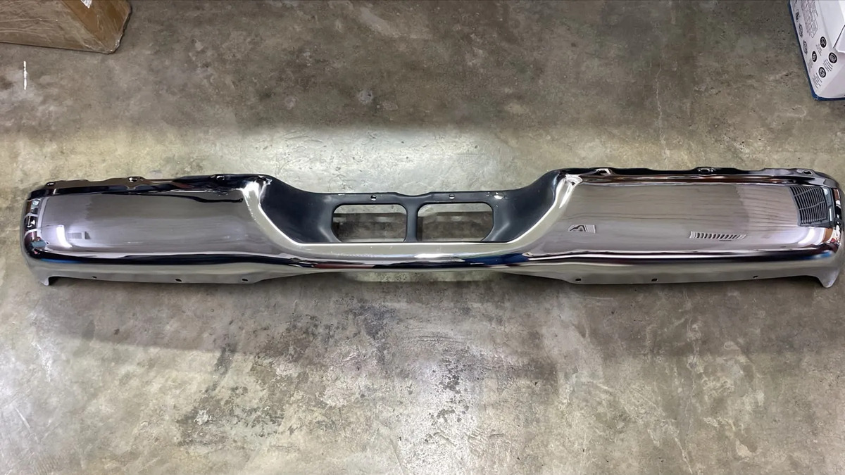 Defensa Cromada Trasera Toyota Tundra 2000 Al 2006
