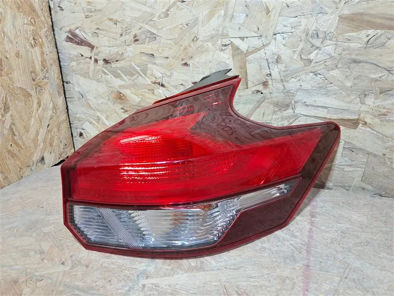 Calavera Exterior Derecho(a) Nissan Kicks 2017 5 Puertas