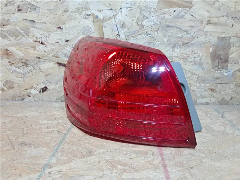 Calavera Exterior Izquierdo(a) Nissan Rogue 2010 5 Puertas