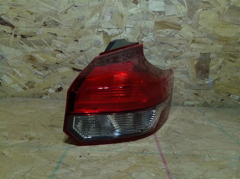 Calavera Exterior Derecho(a) Nissan Kicks 2019 5 Puertas