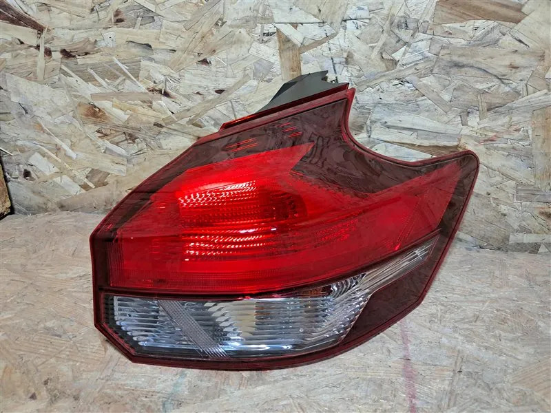 Calavera Exterior Derecho(a) Nissan Kicks 2017 5 Puertas