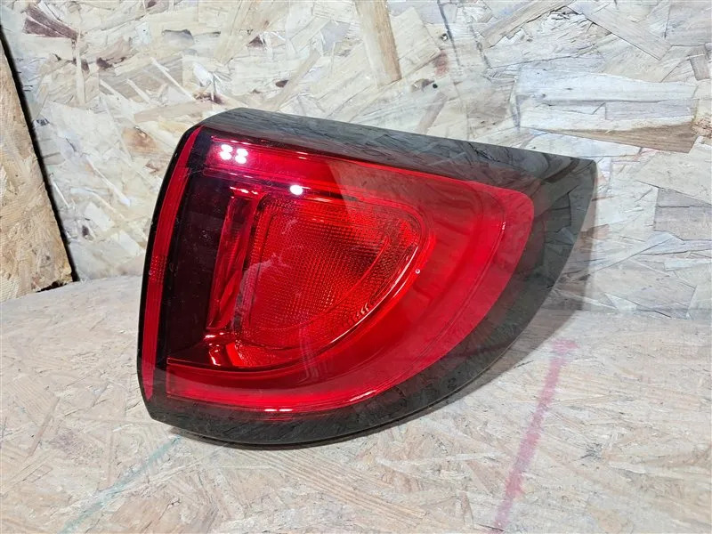 Calavera Exterior Derecho(a) Chrysler Pacifica 2018 5